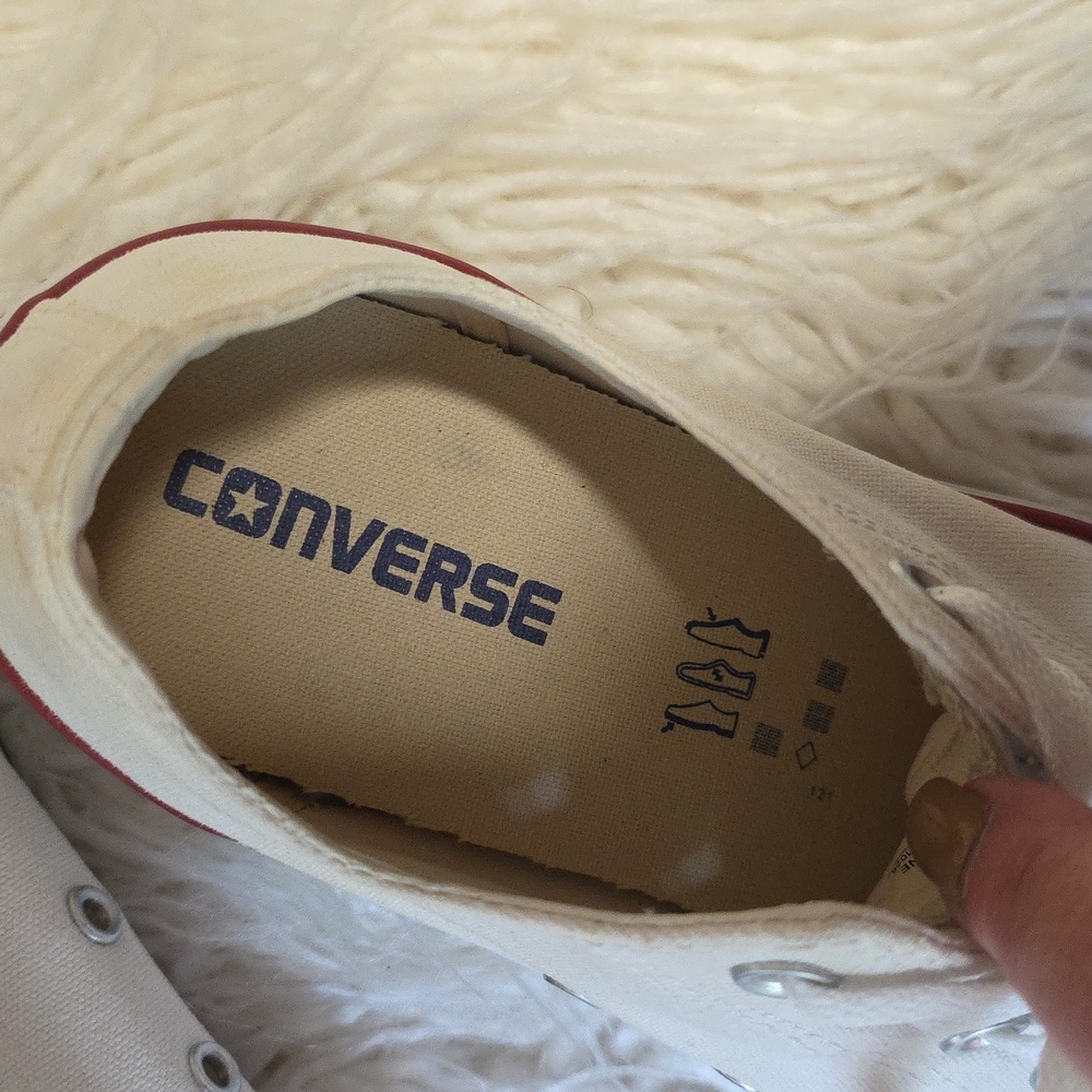 Converse White Sneakers with Red Accents - Picture 4 of 7